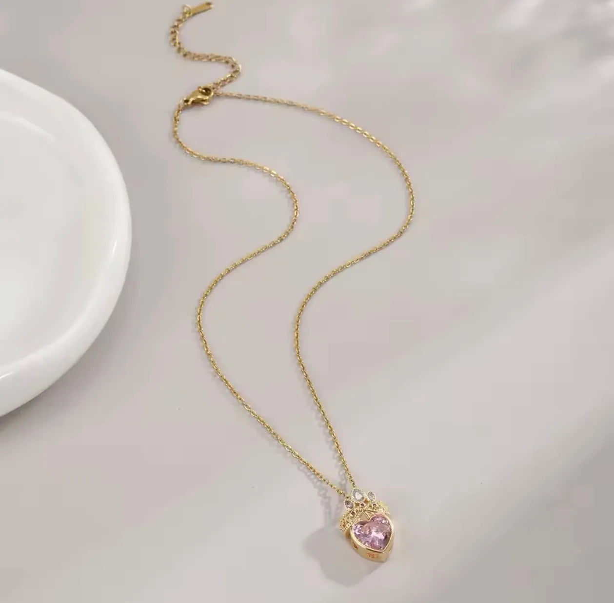 COLLAR CORONA PRINCESA RAPUNZEL + CAJA REGALO