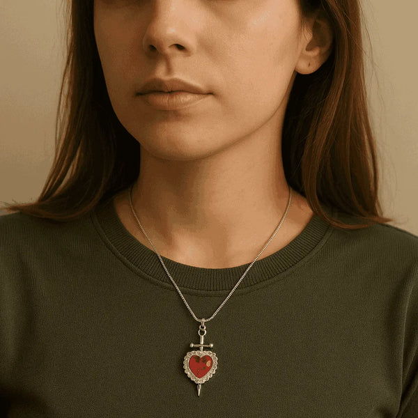 Collar Corazón y Espada para Parejas