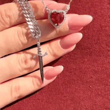 Collar Corazón y Espada para Parejas